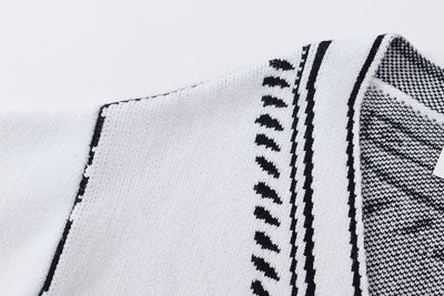 Cardigan Tejido Estilo Cómics Graffiti Blanco y Negro - Image 17