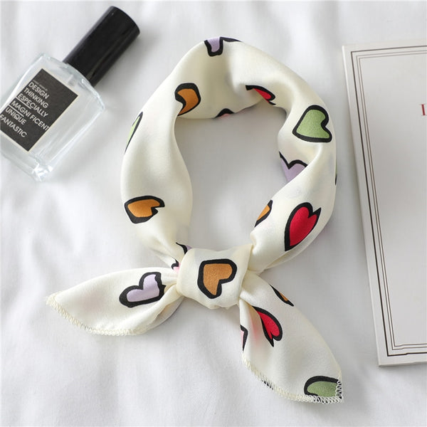 Pañuelo de Seda Estampado Corazones - Foulard Cuadrado Multiuso para Mujer
