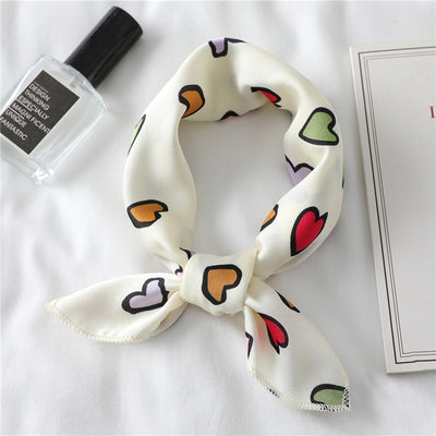 Pañuelo de Seda Estampado Corazones - Foulard Cuadrado Multiuso para Mujer