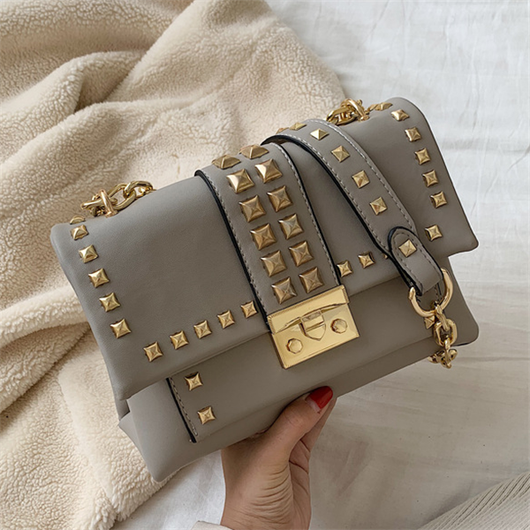 Bolso de Hombro con Cadena y Tachuelas - Image 22