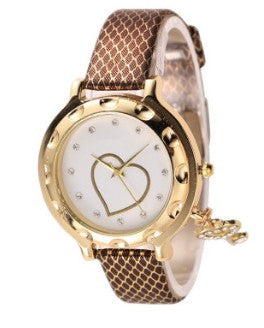 Reloj de Pulsera Elegante con Colgante de Corazón y Llave - Image 4