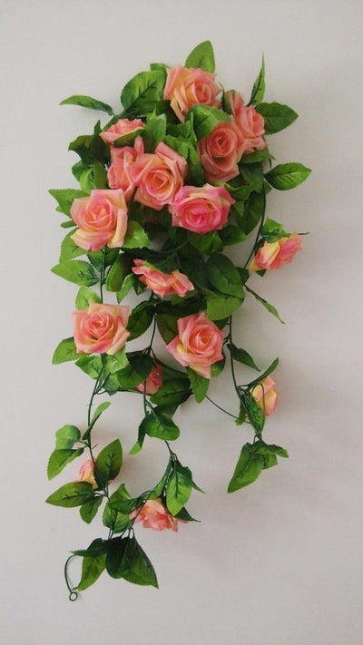 Guirnalda de Rosas Artificiales en Ratán para Decoración de Bodas - Image 8