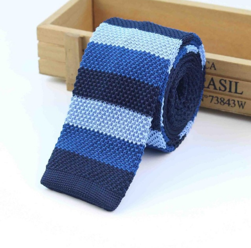 Corbata Tejida Delgada a Rayas para Hombre - Diseño Moderno y Sofisticado - Image 9