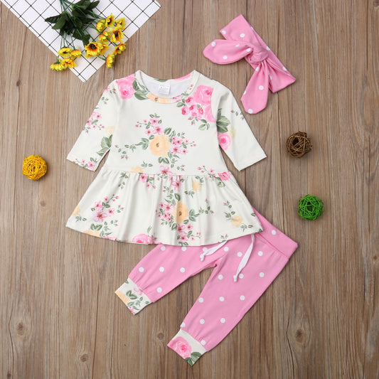 Conjunto de Tres Piezas con Lunares