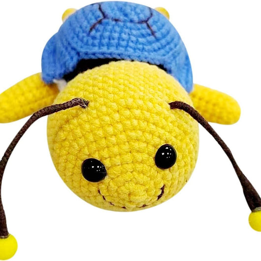 Kit DIY de Muñeca Abeja Tejida a Mano en Lana - Image 4