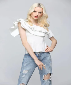 Blusa Hombro Descubierto con Cuello Diagonal y Volantes - Image 14