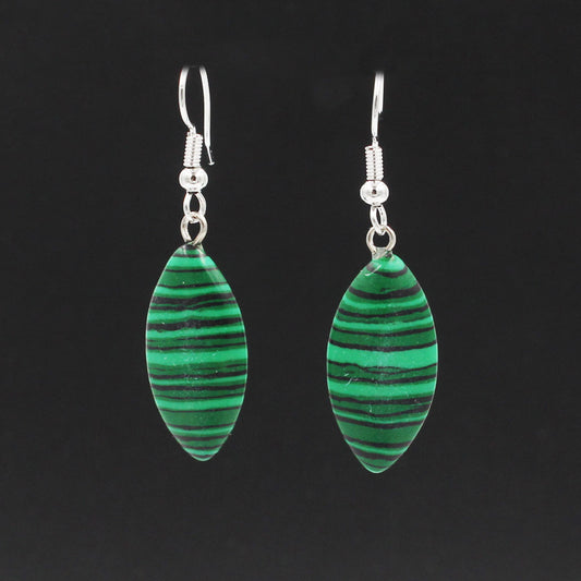 Aretes de Cristal Ojo de Caballo - Diseño Minimalista y Versátil para Mujer
