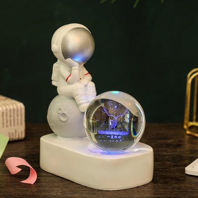 Lámpara Nocturna Astronauta de Resina con Esfera de Cristal Luminoso - Image 37