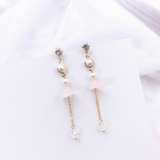Aretes Coreanos Asimétricos con Flor de Perla y Moño - Image 55