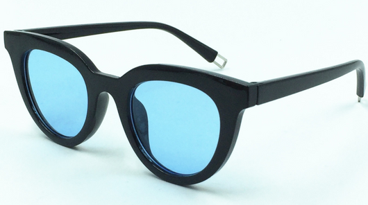 White vintage cat-eye sunglasses with dark lenses, angled on a clean white background. - Image 10