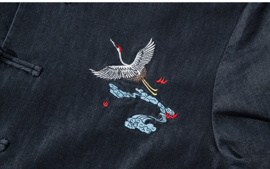 Camisa Denim Holgada con Bordado de Grúa Estilo Chino - Tallas Grandes - Image 11