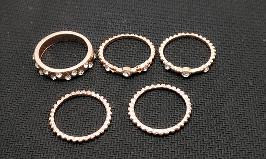 Set de 5 Anillos Apilables Estilo Bohemio en Tono Oro Rosa - Image 15