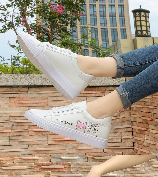 Zapatillas Deportivas Casual para Mujer con Diseño de Gatito - Blancas de PU - Image 2