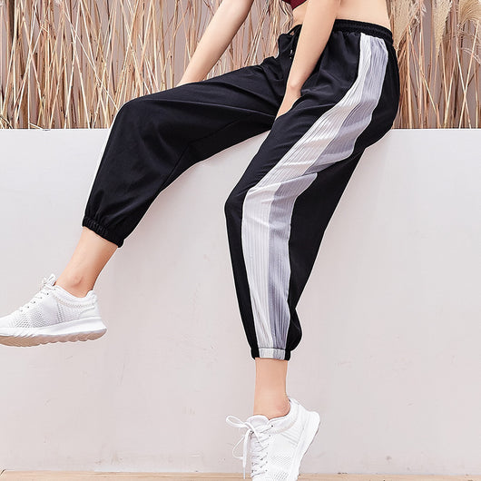 Pantalones deportivos bicolor con textura arrugada para mujer - Image 14
