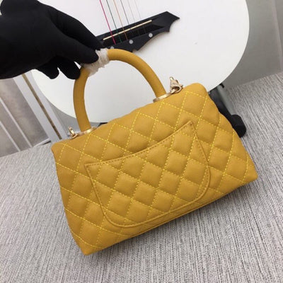 Bolso Bandolera de Cuero Caviar con Patrón de Cadena Diamante - Image 14