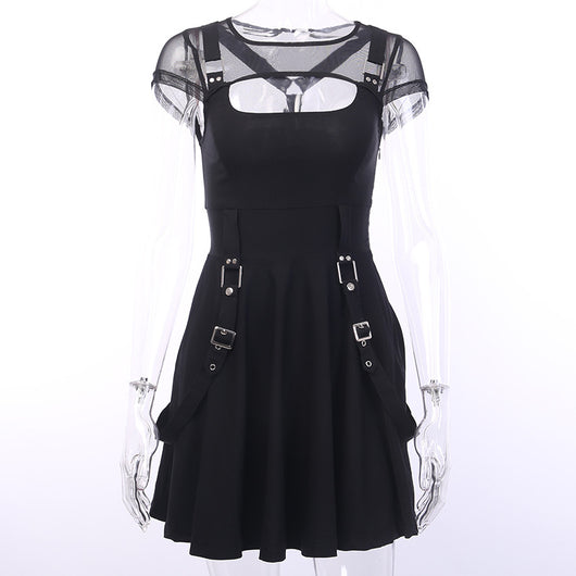 Vestido Transpirable de Malla Oscura con Diseño Patchwork