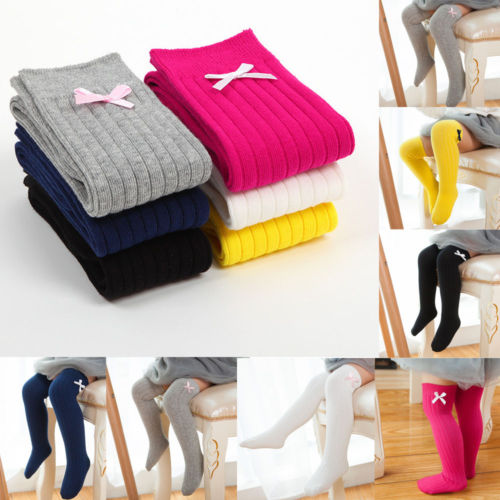 Calcetines infantiles con moño