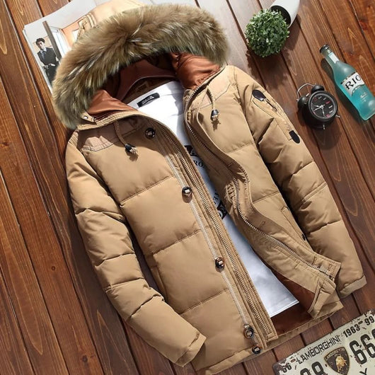 Chaqueta de Plumas para Hombre con Capucha y Cuello de Pelo - Image 10