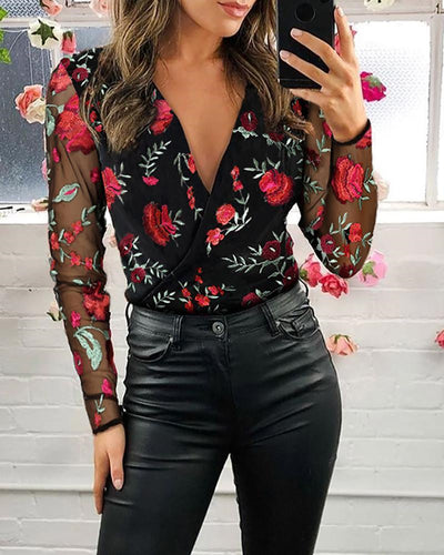 Camisa de Cuello V con Bordados y Detalles de Malla - Image 12