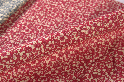 Pijama Infantil de Algodón con Estampado Floral y Zapatillas Integradas