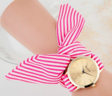 Reloj de Oro con Diseño de Rayas Impresas - Image 6