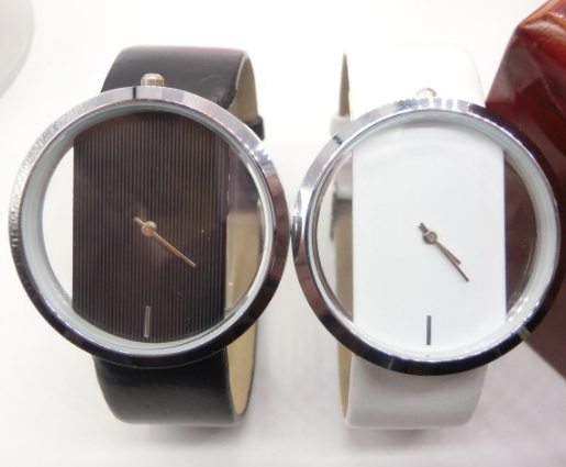 Reloj Retro Transparente de Diseño Minimalista - Image 2