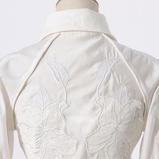 Blusa con Encaje Bordado Elegante - Image 4