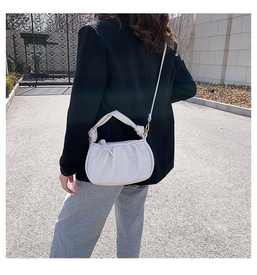 Bolsa Crossbody Nube - Diseño Moderno y Versátil