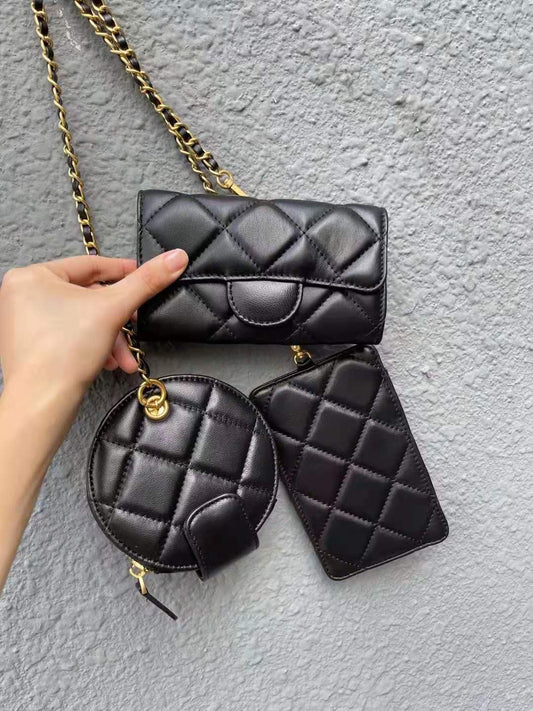 Bolso Mini Cuadrado con Cadena de Diamantes y Labial
