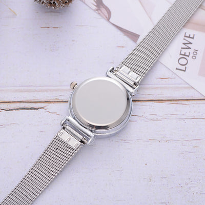 Reloj de Cuarzo con Numerales Romanos Elegante - Image 8