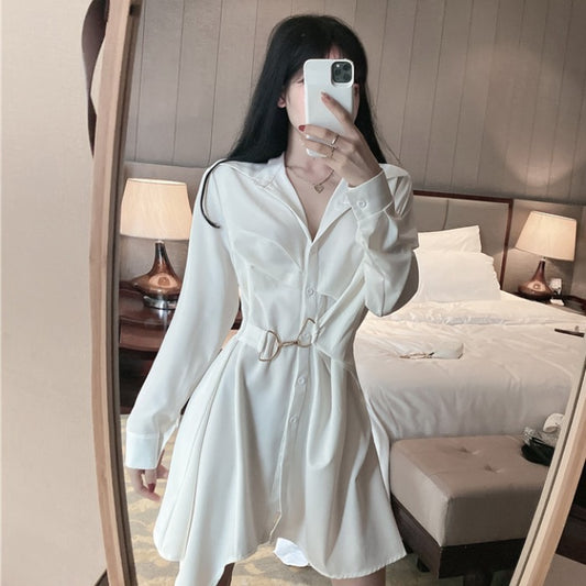 Vestido Camisero Blanco de Largo Medio con Corte Irregular