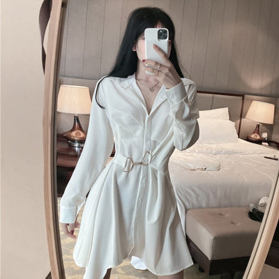 Vestido Camisero Blanco de Largo Medio con Corte Irregular