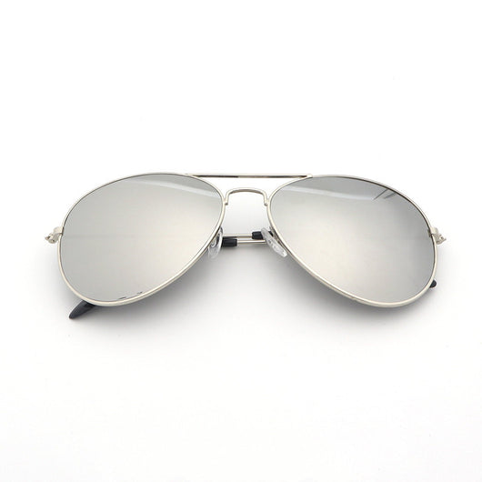 Gold frame aviator sunglasses with dark black lenses, featuring a classic vintage style. - Image 18