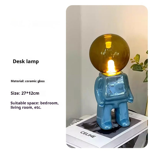 Lámpara de Escritorio Astronauta Portátil con Diseño Creativo - Image 8