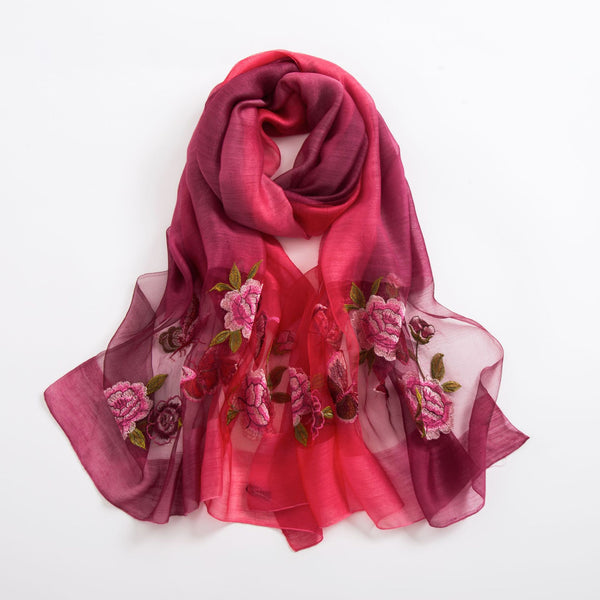 Pañuelo de Seda con Bordado Floral Primaveral