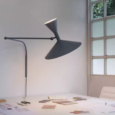 Lámpara Rotativa de Lectura Nemo - Diseño Minimalista Italiano para Dormitorio y Estudio