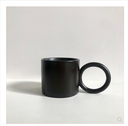 Taza de Cerámica Grande con Diseño de Salpicaduras de Tinta Negra