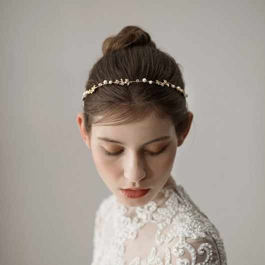Adorno para el Cabello de Novia Hecho a Mano con Hojas Perladas - Image 5