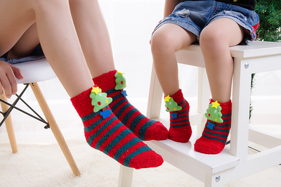 Calcetines Navideños de Felpa Suave - Image 3