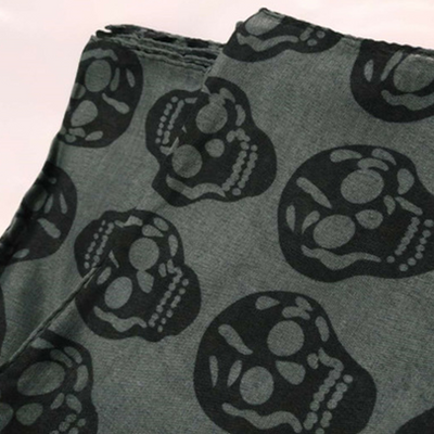 Bufanda de Algodón y Cáñamo con Diseño Calavera - Image 5