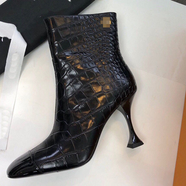 Tacón Stiletto Ultra Alto con Punta Redonda y Cierre Lateral