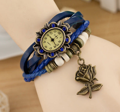Reloj Casual para Mujer con Pulsera de Cuero y Detalles Mariposa