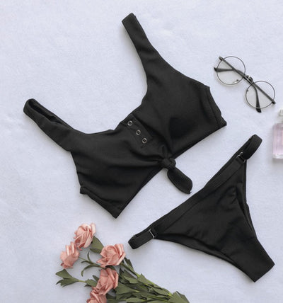 Bikini con Nudo en el Pecho - Image 17