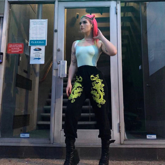 Pantalones Estampado Dragón con Diseño Floral