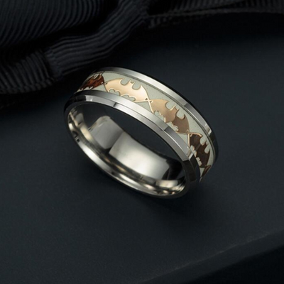 Anillo Luminoso Batman en Acero Inoxidable - Brilla en la Oscuridad - Image 3