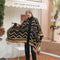 Chal Poncho con Abertura Lateral y Patrón Espiga Elegante