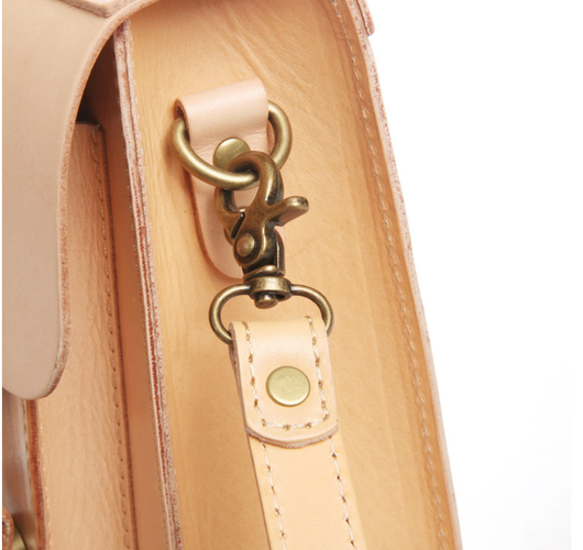 Bolsa de Cuero Artesanal con Asa Cruzada - Image 7