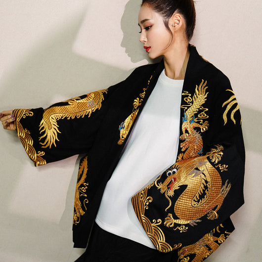 Chaqueta con Bordado de Dragón - Image 4