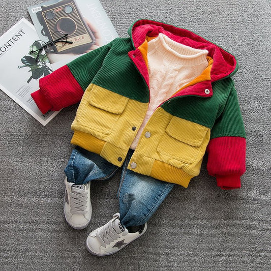 Abrigo infantil de terciopelo acolchado a rayas con combinación de colores