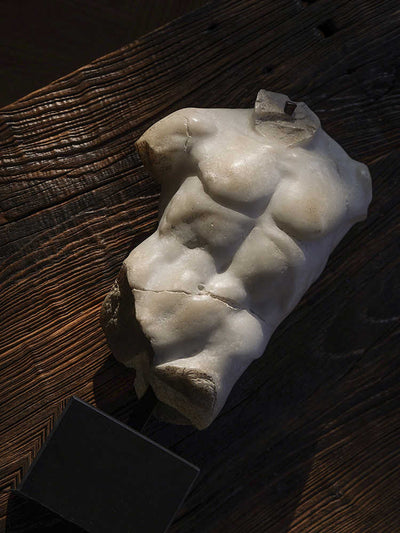 Busto Escultórico Masculino Estilo Clásico Antiguo - Ornamento de Fuerza y Belleza - Image 5